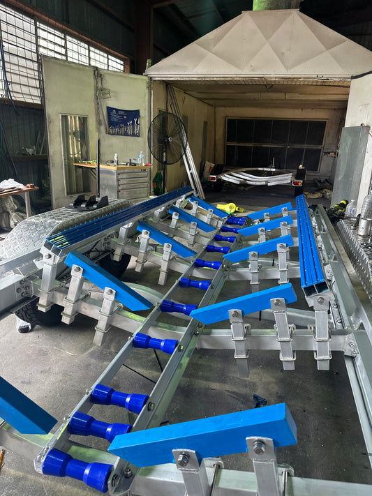 Self Centring Boat Trailer Skids - FULL ALUMINIUM & STAINLESS STEEL